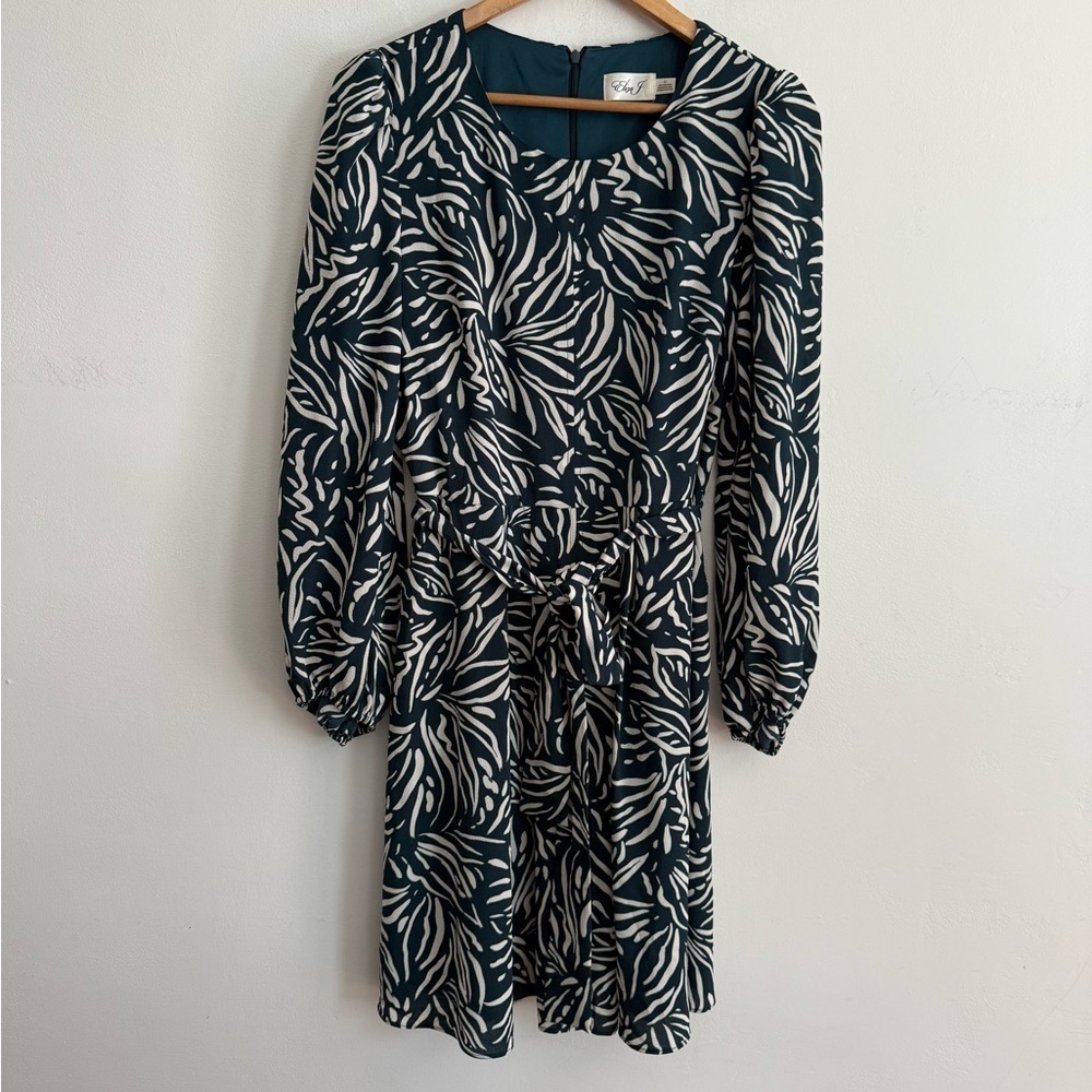 Eliza J Green & White Abstract Print Long Sleeve Dress – Size 12